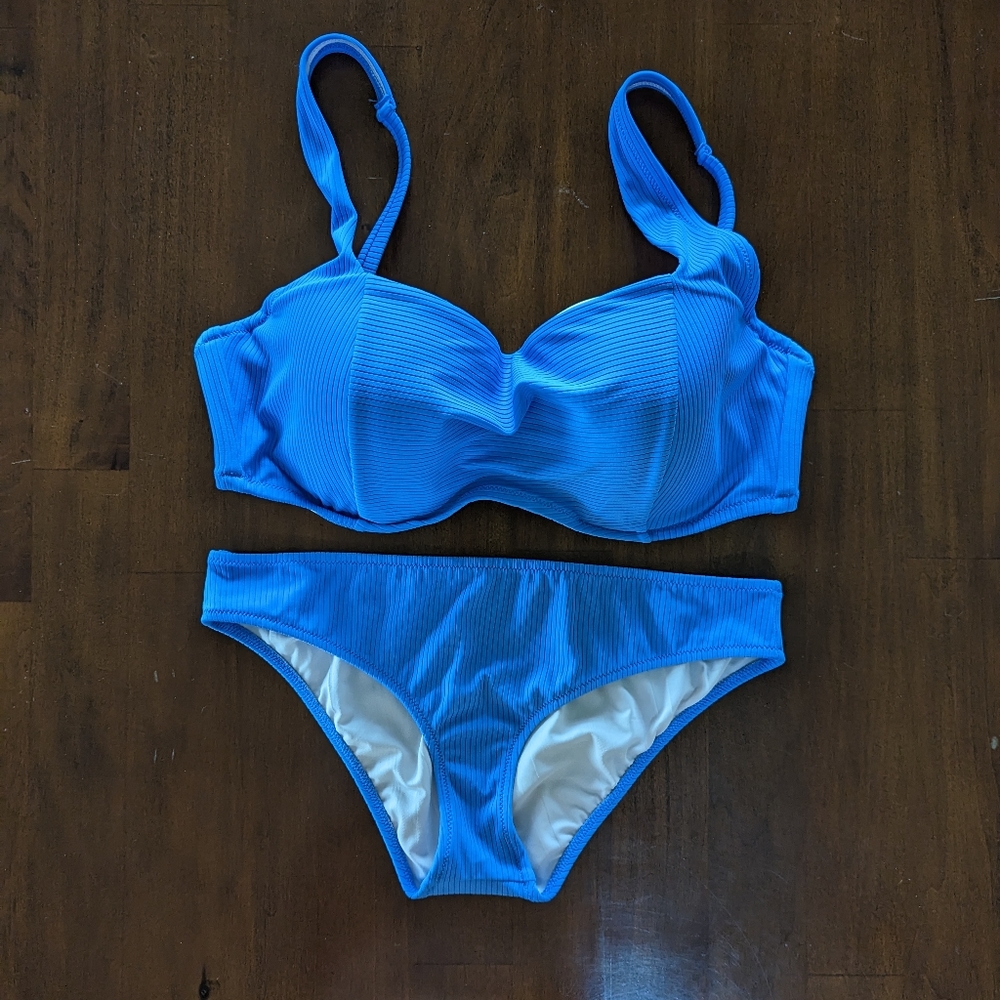 Adjustable Bikini With Underwire - image 1